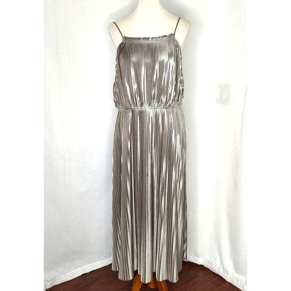 Banana Republic Dress 14 Silver Pleated Fit-and-Flare Metallic Cocktail Party - Picture 4 of 12